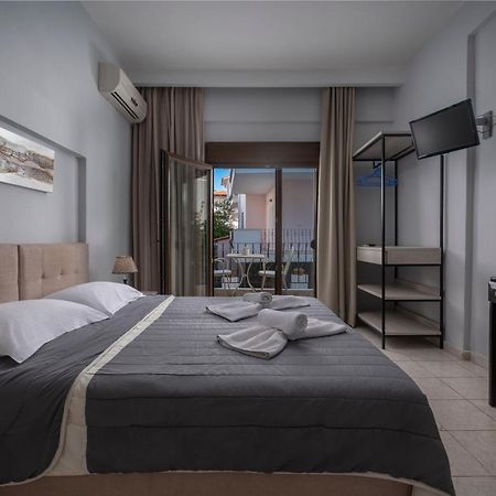 Adonis Hotel ペフコホリ エクステリア 写真